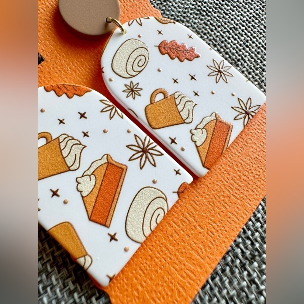 New Fall Thanksgiving Pumpkin Pie, Spice Latte, Cinnamon Roll, Leaf Earrings - Picture 3 of 5